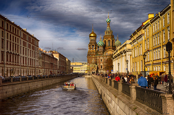 St. Petersburg, 2011. Leica S2 with Summarit-S 2.5/70mm.
